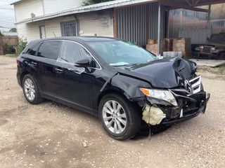 2013 Toyota Venza XLE - Exterior Front Right Corner Image
